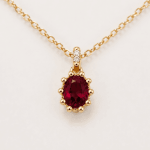 Colgante de oro con garras y cadena
